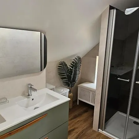 Maison * Beyrede-Jumet-Camous